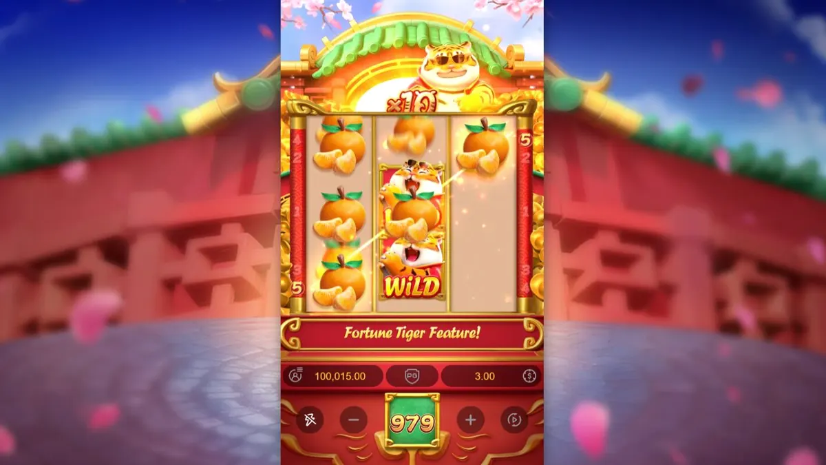 หน้าจอเกมสล็อต Fortune Tiger พร้อมสัญลักษณ์เสือทองคำและบรรยากาศวัดจีน